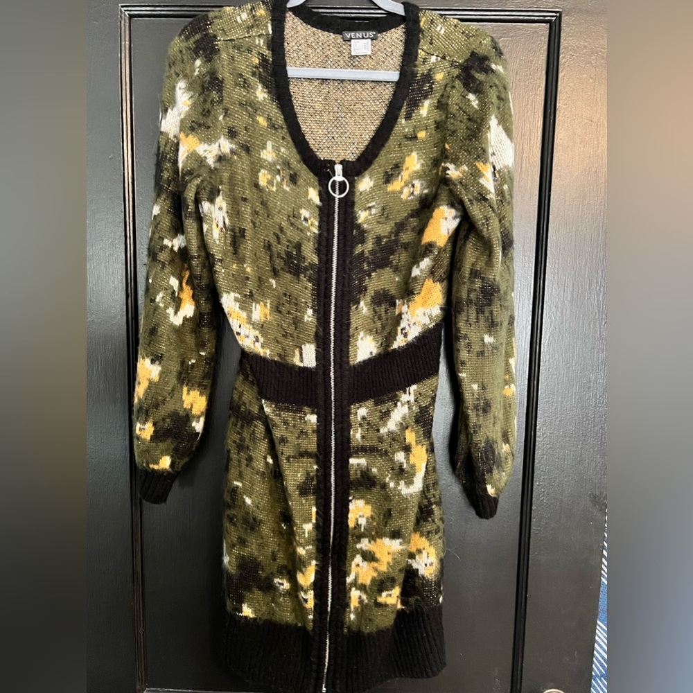 VENUS Sweater Dress/Zippered Size: M
